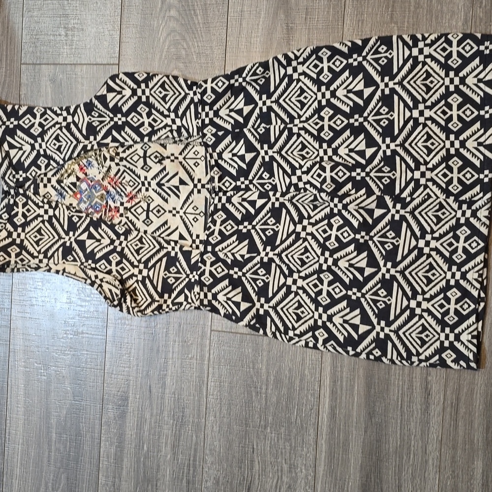 Luster Tribal Print Sleeveless Mini Dress. Size L. - Picture 4 of 16